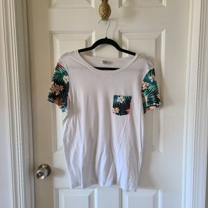 PINK white t-shirt with tropical print, Medium